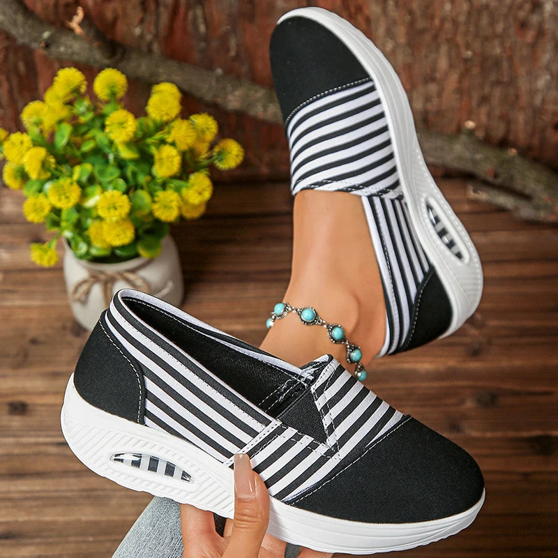 Women_s_Sneakers